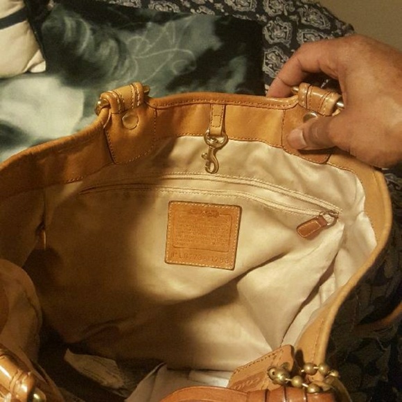 Coach tote - Picture 2 of 2